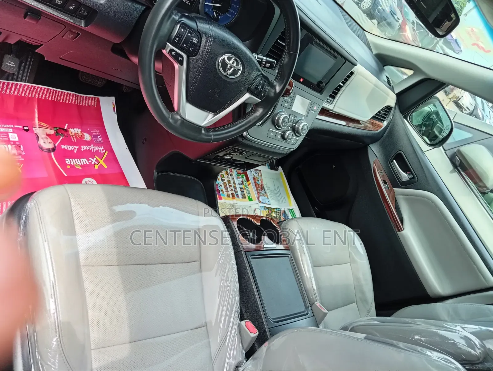 Toyota Sienna 2017 Red