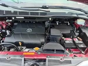 Toyota Sienna 2017 Red