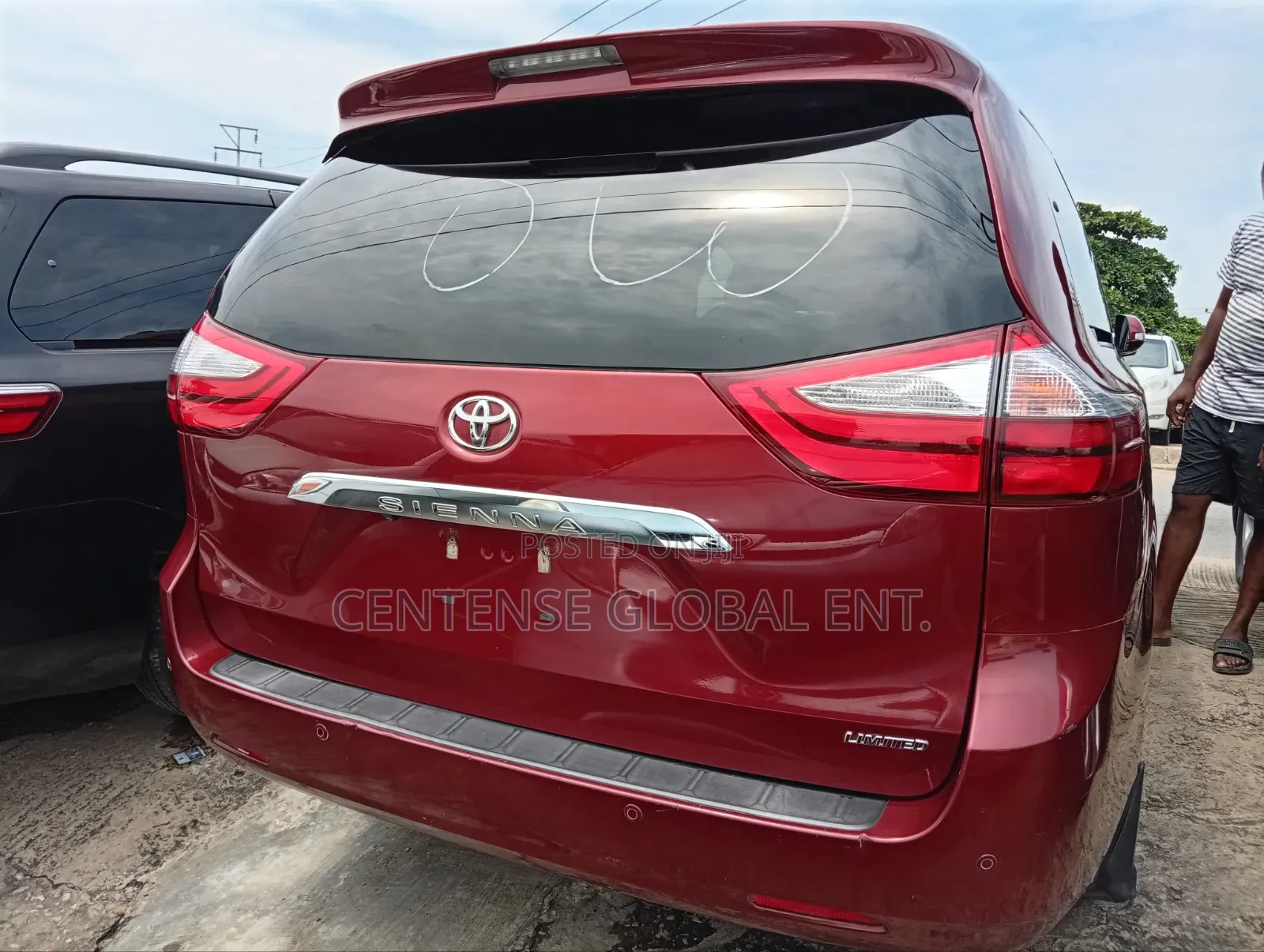 Toyota Sienna 2017 Red