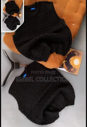 High Quality Luxury Sleeveless Cardigan/Vests