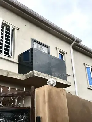 Frameless Glass Disgn