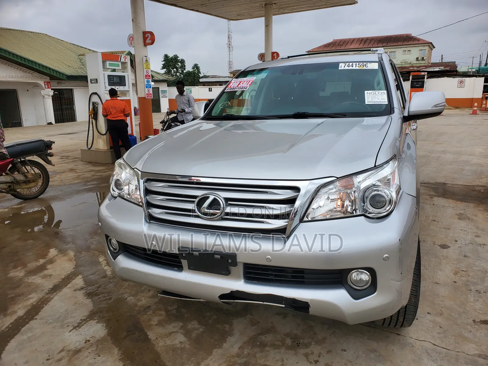 Lexus GX 2011 Silver