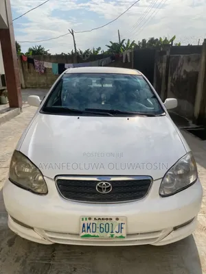 Toyota Corolla 2004 White
