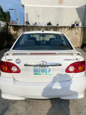 Toyota Corolla 2004 White