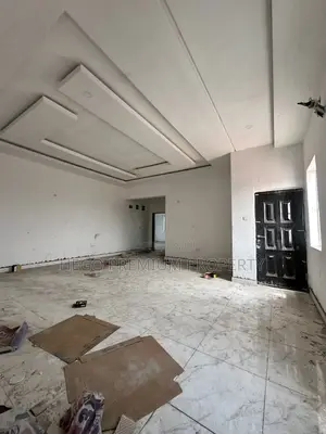 2bdrm Block of Flats in Woji Estate for rent