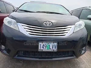 Toyota Sienna 2018 Black