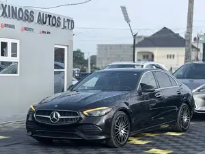 Mercedes-Benz C300 2024 Black