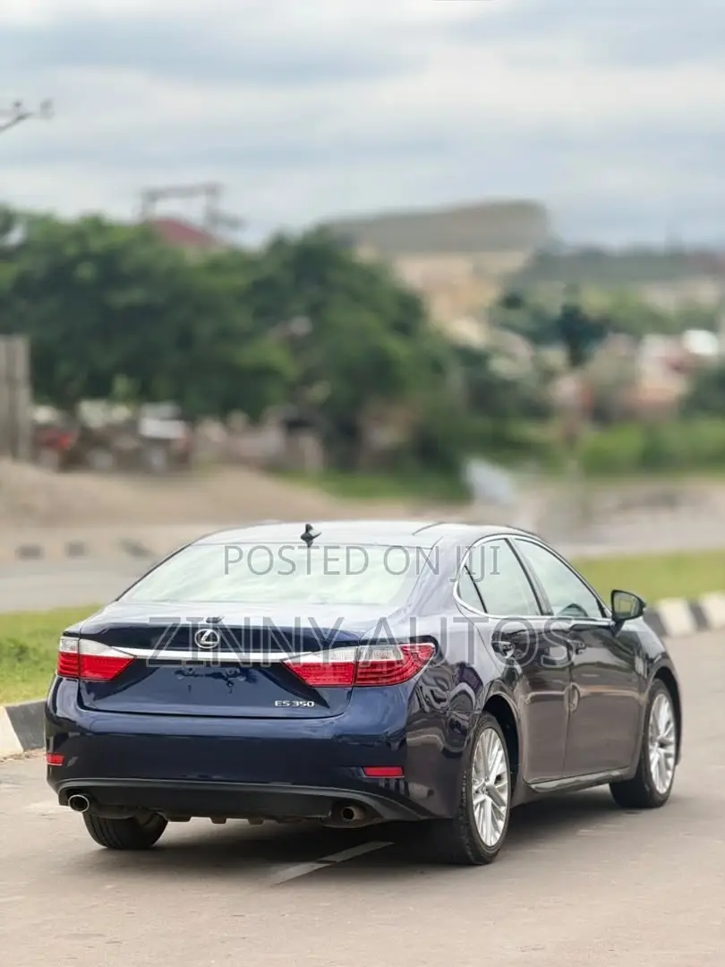 Lexus ES 2014 Blue