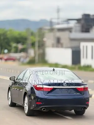 Lexus ES 2014 Blue