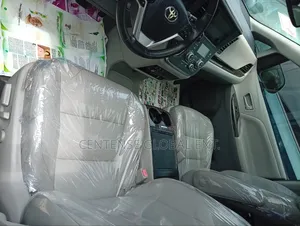 Toyota Sienna 2018 Silver