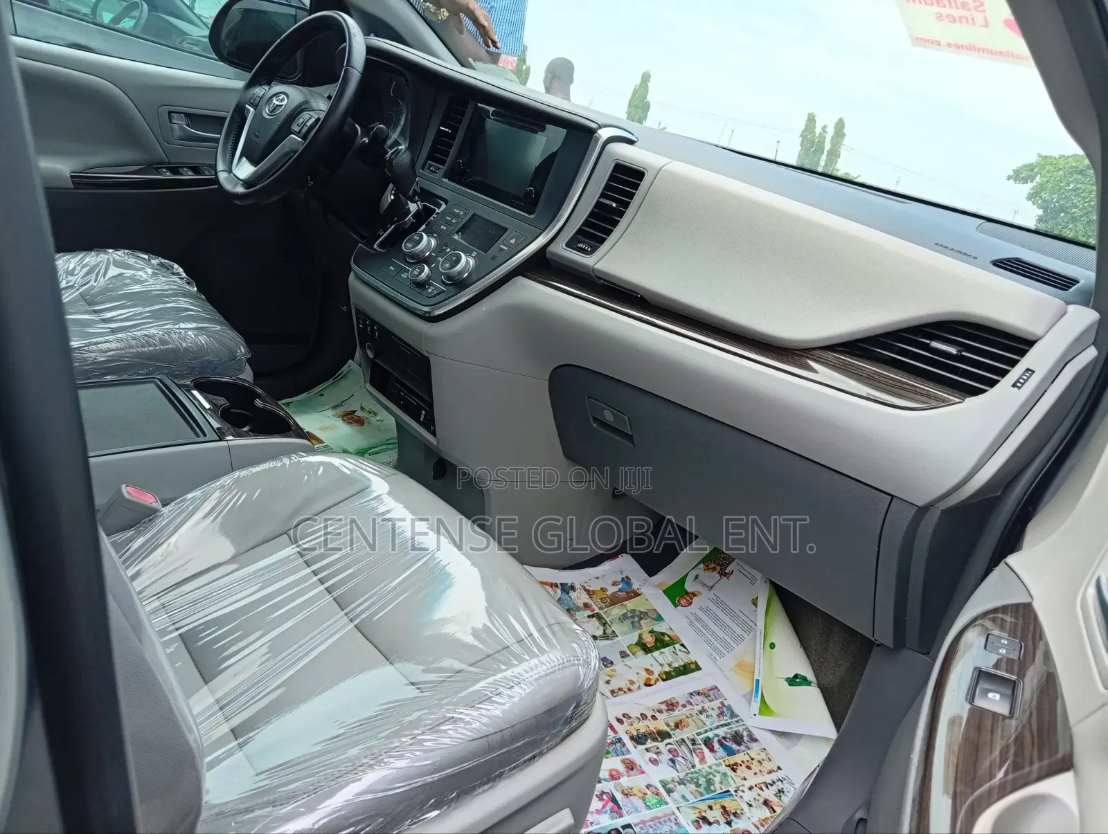 Toyota Sienna 2018 Silver