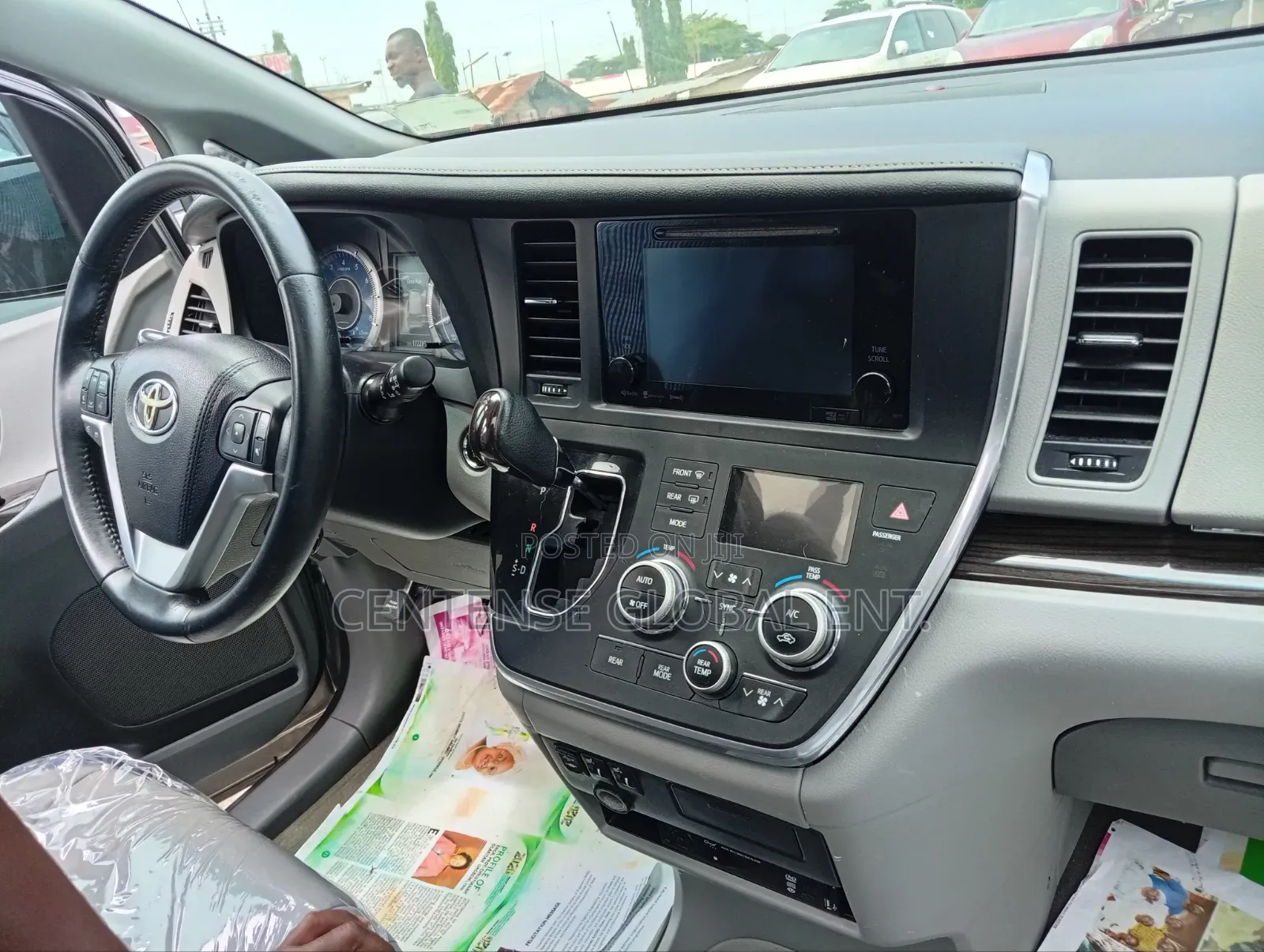 Toyota Sienna 2018 Silver