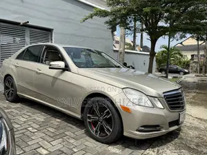 Mercedes-Benz E350 2010 Gold
