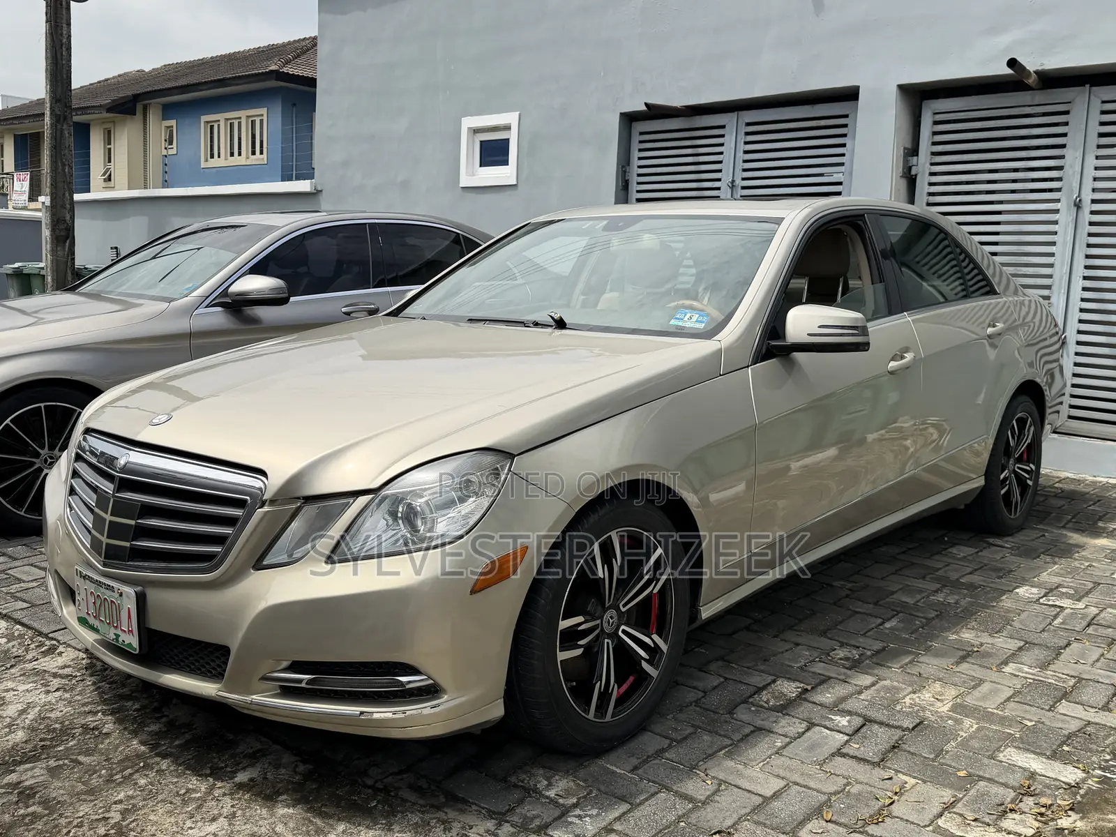 Mercedes-Benz E350 2010 Gold