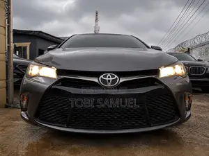 Toyota Camry SE 4dr Sedan (2.5L 4cyl 6A) 2017 Gray