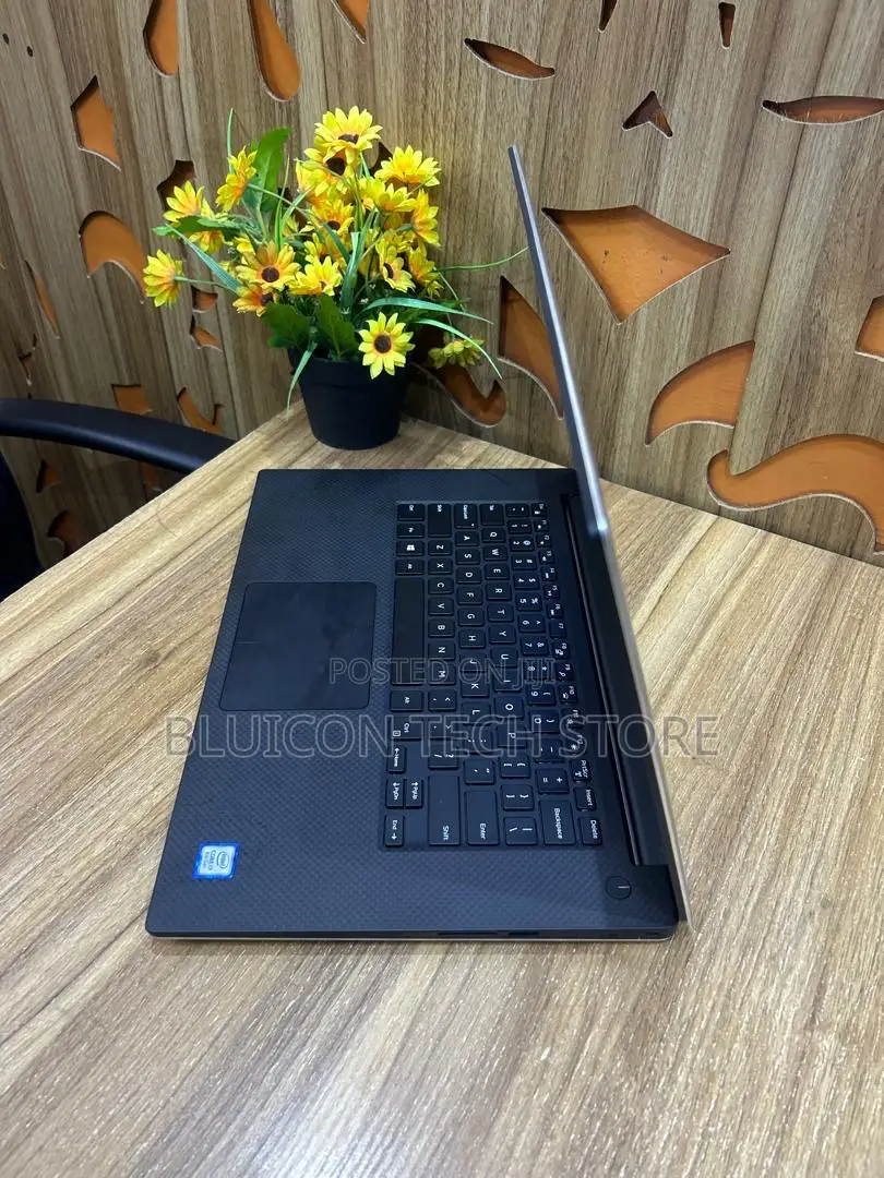 Laptop Dell Precision 5530 16GB Intel Core i7 SSD 512GB