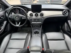 Mercedes-Benz GLA 250 2018 Black