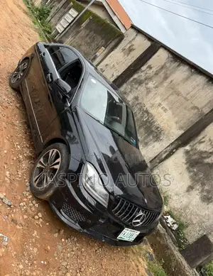 Mercedes-Benz C300 2010 Black