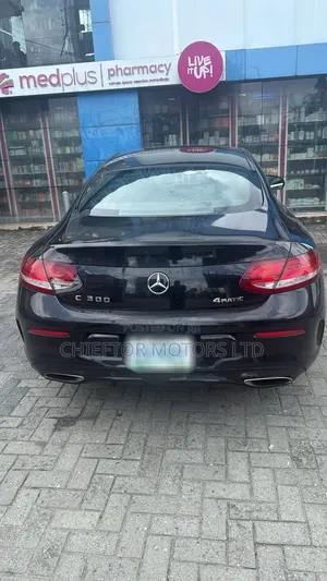 Mercedes-Benz C300 2017 Black