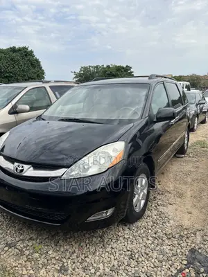 Toyota Sienna 2010 Black