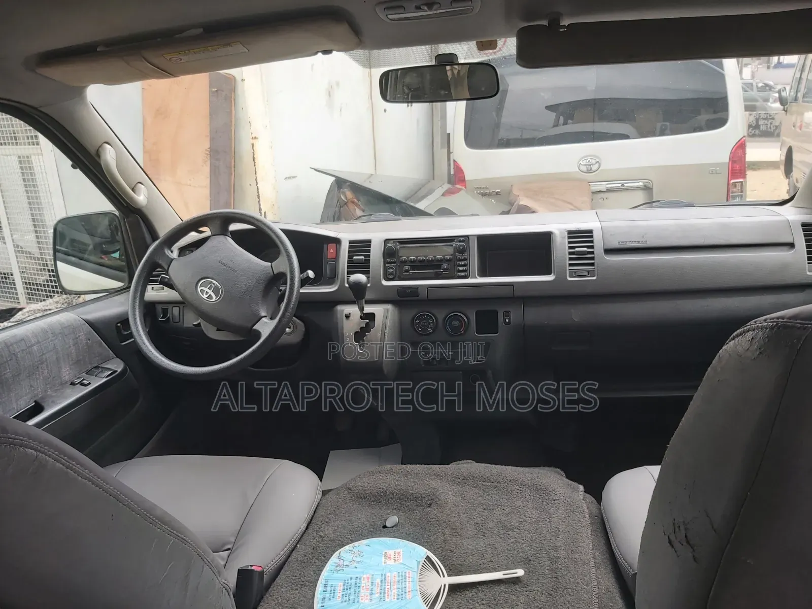 Toyota HiAce 2016 White