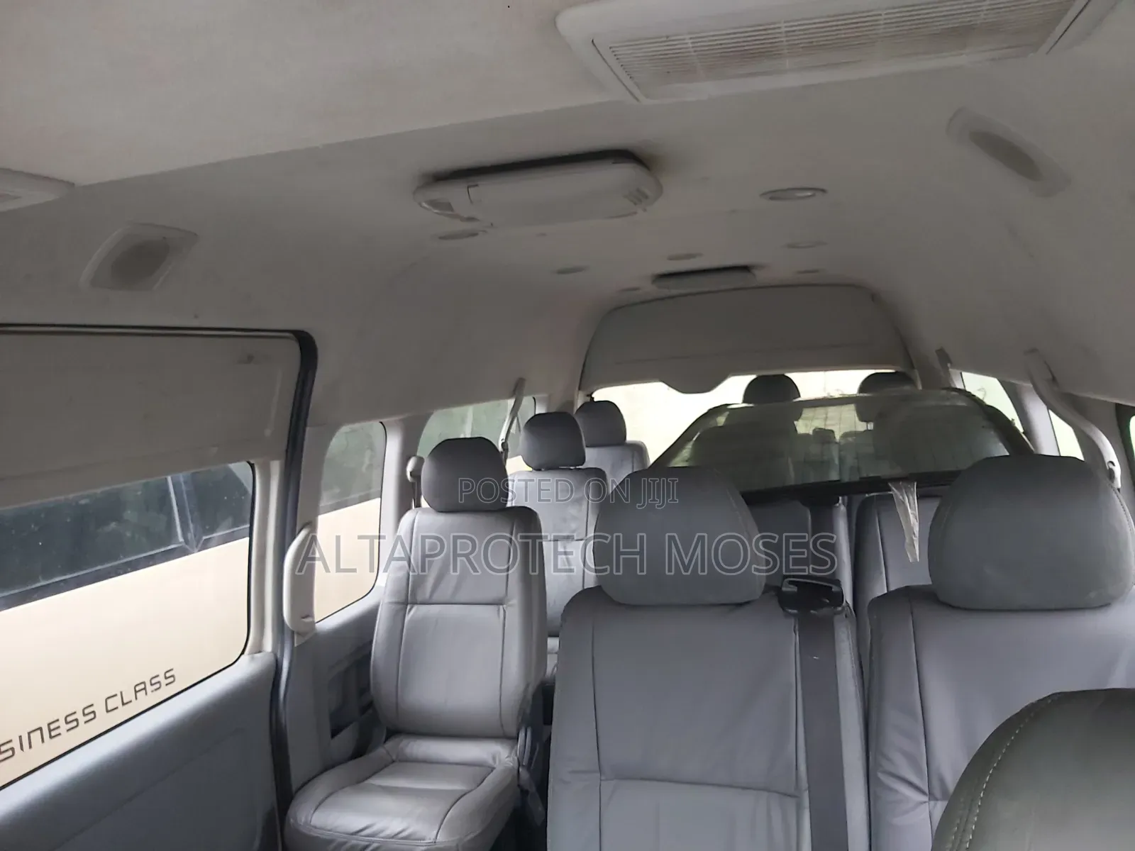 Toyota HiAce 2016 White