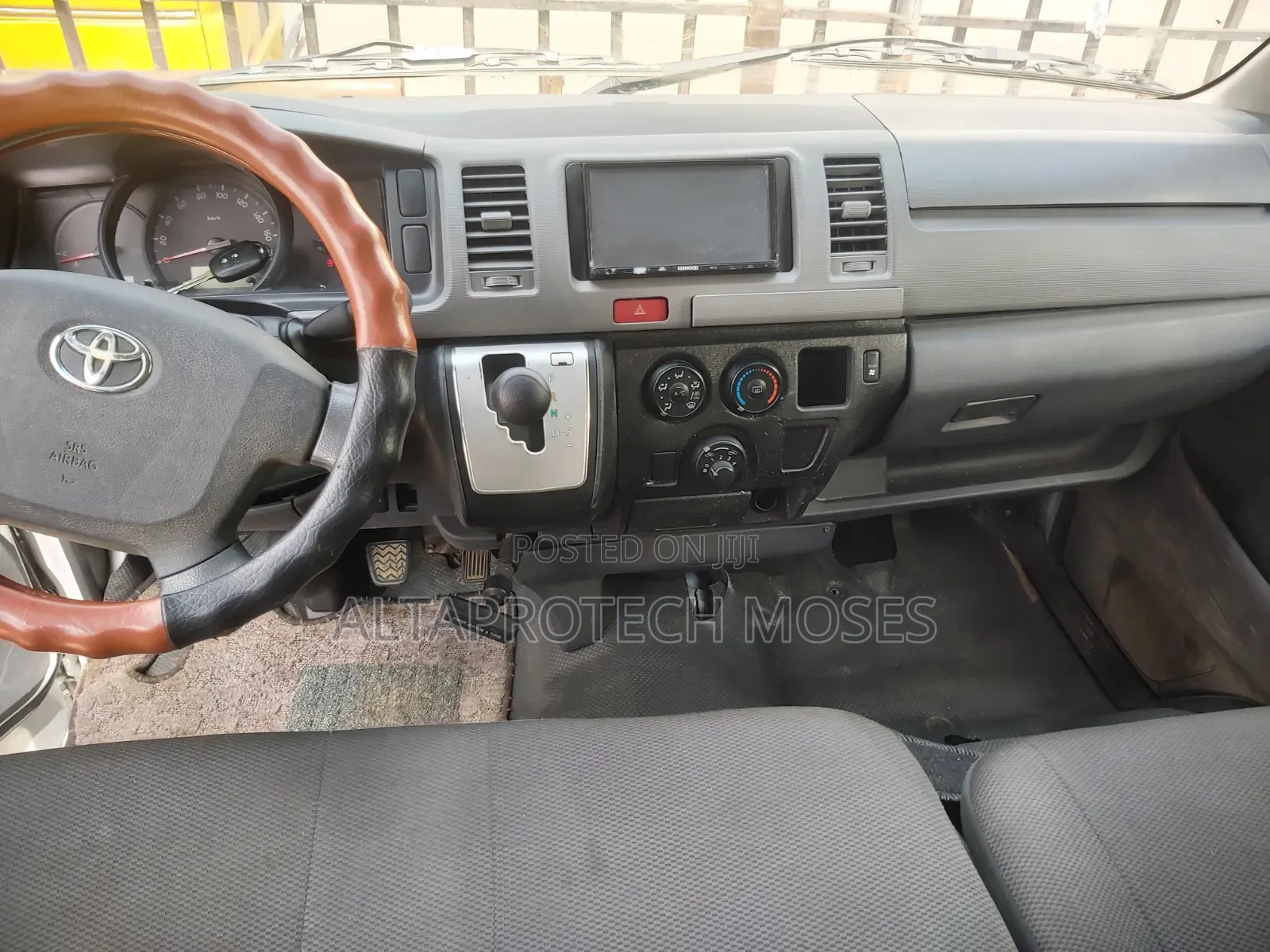 Toyota HiAce 2016 White