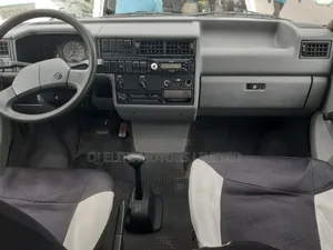 Volkswagen Transporter 2004 Blue