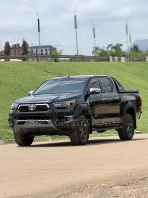 New Toyota Hilux 2023 Black