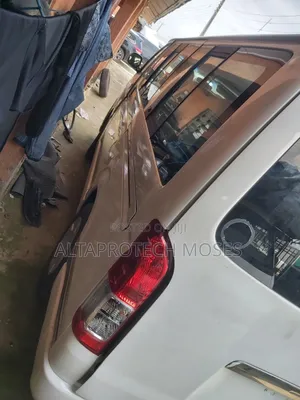 Toyota HiAce 2014 White
