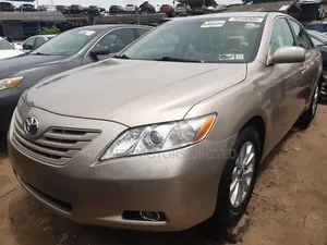 Toyota Camry LE 4dr Sedan (2.4L 4cyl 5A) 2009 Gold