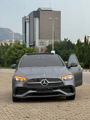 New Mercedes-Benz C300 2024 Gray