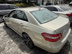 Mercedes-Benz E350 2010 Gold