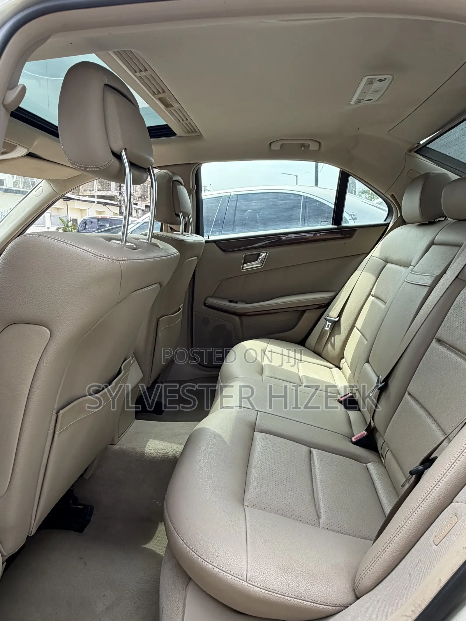 Mercedes-Benz E350 2010 Gold