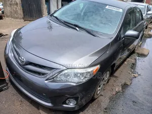 Toyota Corolla 2012 Gray
