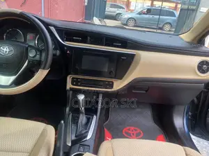 Toyota Corolla LE ECO 4dr Sedan (1.8L 4cyl CVT) 2017 Blue