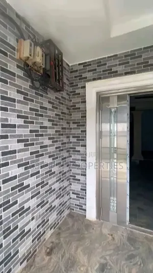 3bdrm Block of Flats in Okhuoromi, Airport, Benin City for rent
