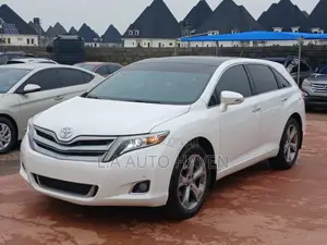 Toyota Venza XLE 2016 White
