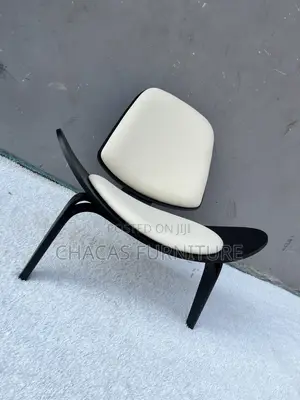 Modern Shell Accent Chair - Luxury Mid-Century Lounge Seat
