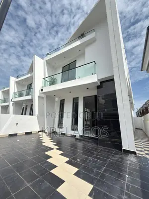 4bdrm Duplex in Orchid, Chevron for sale