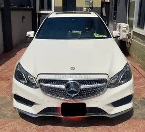 Mercedes-Benz E350 Base 4Matic Sedan AWD (3.5L 6cyl 7A) 2010 White