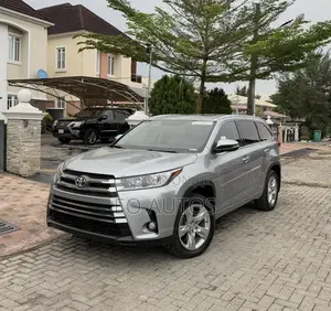 Toyota Highlander Limited 4dr SUV AWD (3.5L 6cyl 6A) 2015 Silver