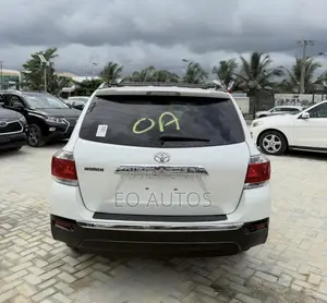 Toyota Highlander Limited 2012 White