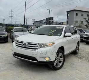 Toyota Highlander Limited 2012 White