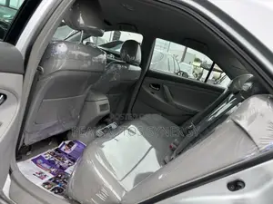 Toyota Camry LE 4dr Sedan (2.5L 4cyl 6A) 2011 Silver