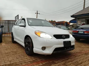 Toyota Matrix XRS Hatchback FWD (1.8L 4cyl 6M) 2005 White