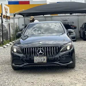 Mercedes-Benz C300 2016 Black