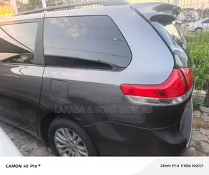 Toyota Sienna Limited AWD 7-Passenger 2013 Gray