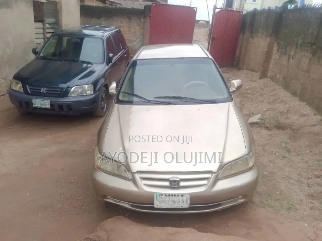 Honda Accord 2000 Silver