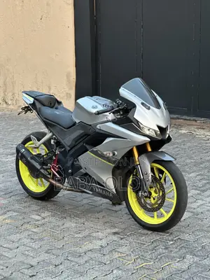 Yamaha R1 2021 Gray